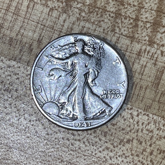 1941 walking Liberty half dollar - Picture 1 of 2